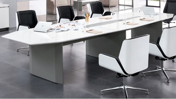 烤漆商务会议桌的独特点 欧曼家具
